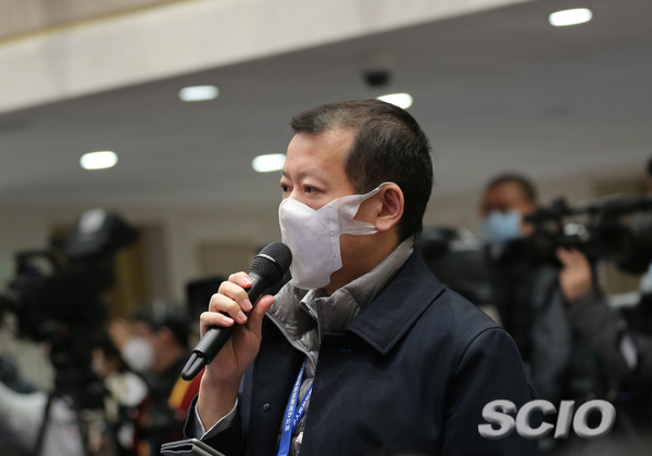 日本共同社記者提問(wèn)(焦非 攝) 日本共同社記者提問(wèn)(焦非 攝)