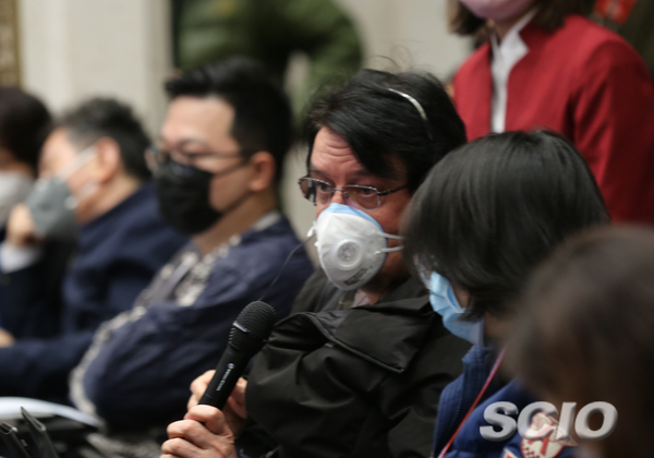 彭博新聞社記者提問(wèn)(焦非 攝) 彭博新聞社記者提問(wèn)(焦非 攝)