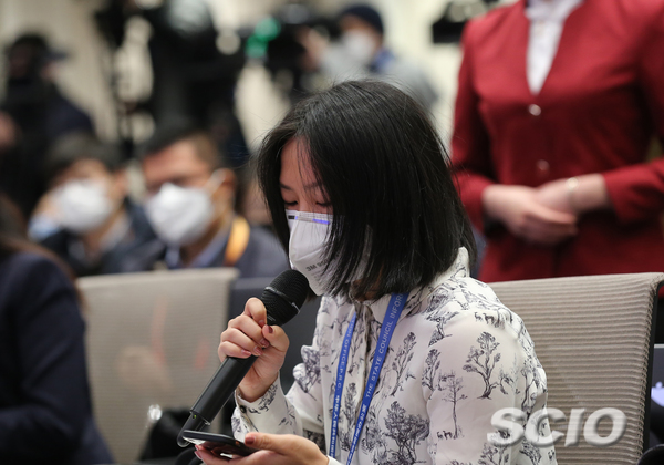 CNBC記者提問(wèn)(焦非 攝) CNBC記者提問(wèn)(焦非 攝)