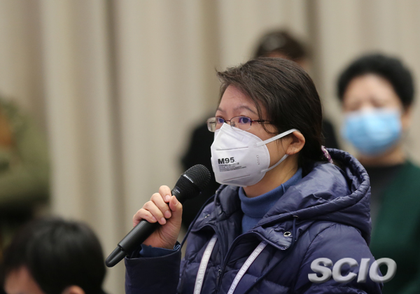 澎湃新聞?dòng)浾咛釂?wèn)(焦非 攝) 澎湃新聞?dòng)浾咛釂?wèn)(焦非 攝)