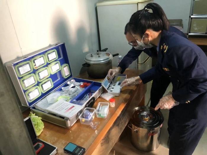 廈門(mén)集美區(qū)灌口市場(chǎng)監(jiān)管所保障口罩復(fù)工生產(chǎn)企業(yè)食品安全 廈門(mén)集美區(qū)灌口市場(chǎng)監(jiān)管所保障口罩復(fù)工生產(chǎn)企業(yè)食品安全