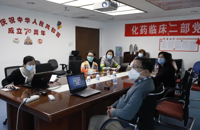 應(yīng)急工作組正在討論治療新型冠狀病毒肺炎品種的審評。