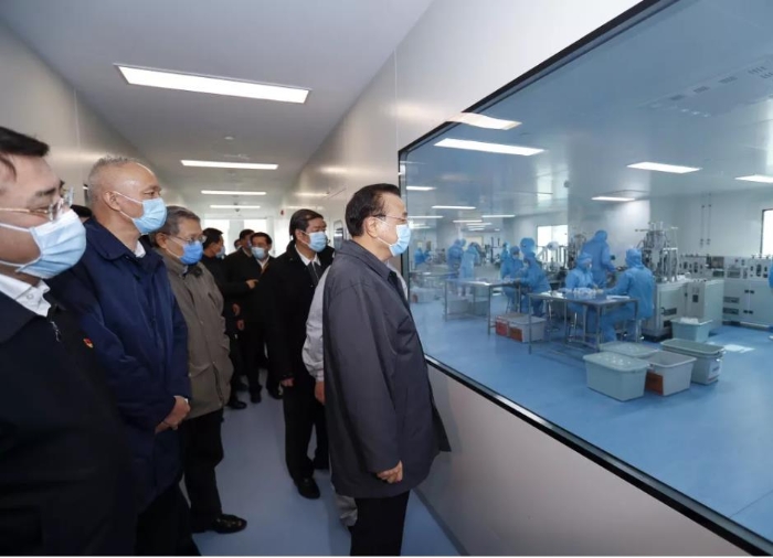 李克強(qiáng)專程到北京海淀督戰(zhàn)口罩生產(chǎn) 李克強(qiáng)專程到北京海淀督戰(zhàn)口罩生產(chǎn)