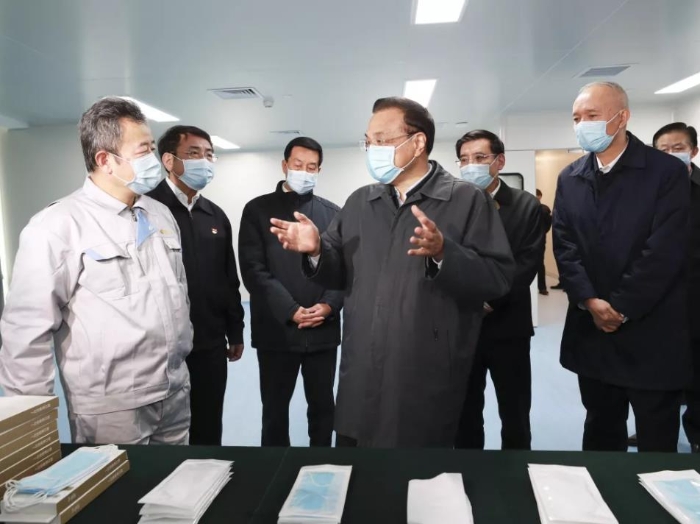 李克強(qiáng)專程到北京海淀督戰(zhàn)口罩生產(chǎn) 李克強(qiáng)專程到北京海淀督戰(zhàn)口罩生產(chǎn)