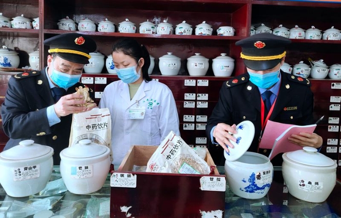 江西于都加強(qiáng)中藥飲片市場監(jiān)督檢查 (2) 江西于都加強(qiáng)中藥飲片市場監(jiān)督檢查 (2)