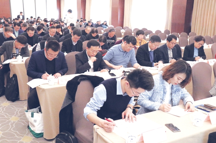 2019年11月28日，國家藥監(jiān)局召開疫苗生產(chǎn)企業(yè)巡查工作整改推進會，并組織疫苗生產(chǎn)企業(yè)相關(guān)負責人進行《疫苗管理法》知識考試。