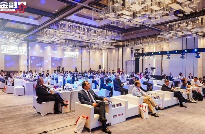 圖為論壇現(xiàn)場(chǎng) 圖為論壇現(xiàn)場(chǎng)