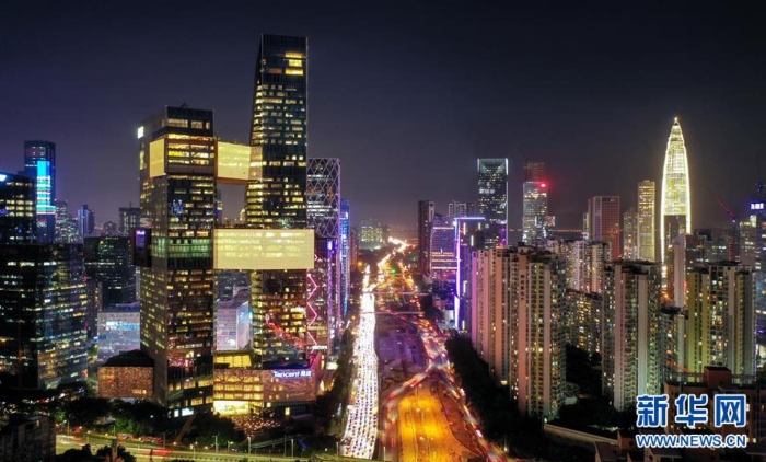 9月22日拍攝的深圳市南山區(qū)科技園夜景（無(wú)人機(jī)照片）。新華社記者 毛思倩 攝