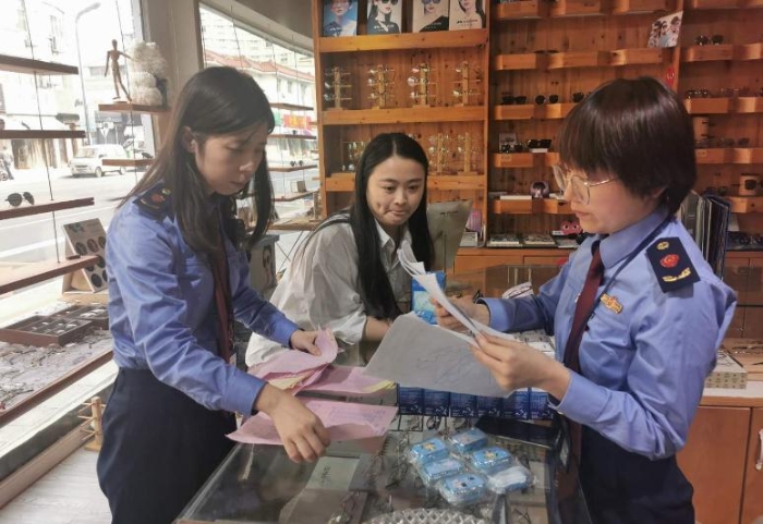 浙江安吉開展隱形眼鏡市場專項整治 浙江安吉開展隱形眼鏡市場專項整治