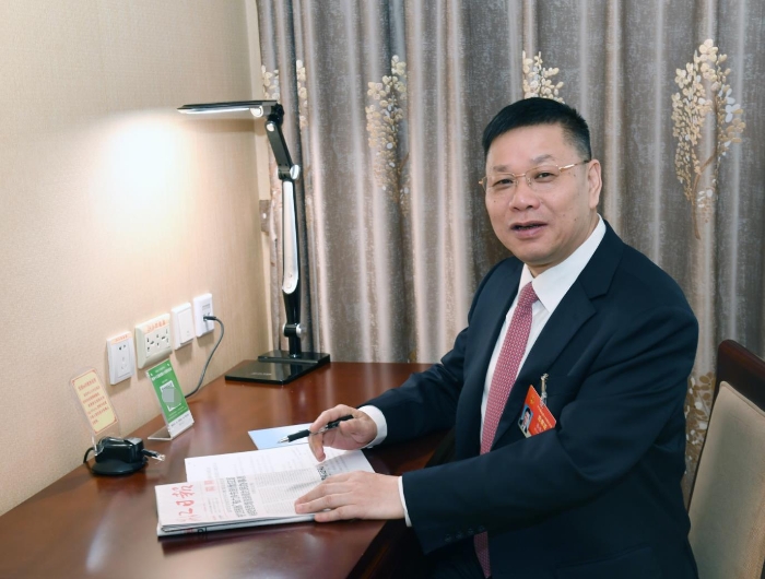 陳保華. 陳保華.