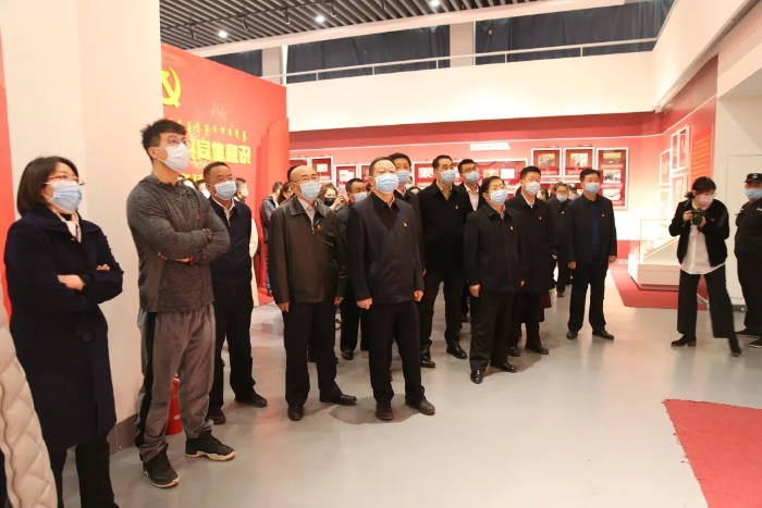 圖為參觀現(xiàn)場(chǎng)。