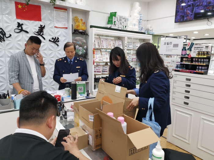 圖為檢查現(xiàn)場(chǎng)。