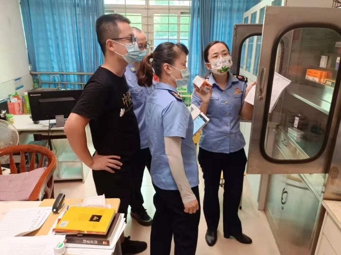 圖為檢查現(xiàn)場。