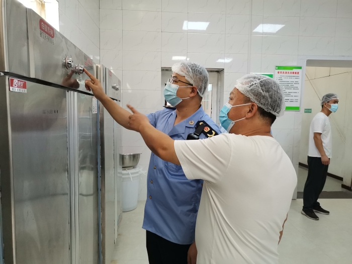 圖為檢查現(xiàn)場(chǎng)。