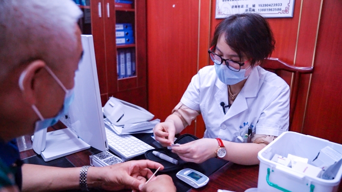 王娟工作照 (2) 王娟工作照 (2)