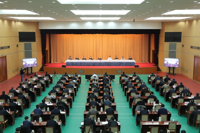 奮進(jìn)新征程 建功新時代