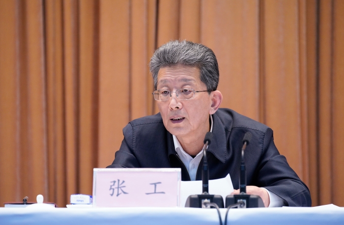 奮進(jìn)新征程 建功新時代  