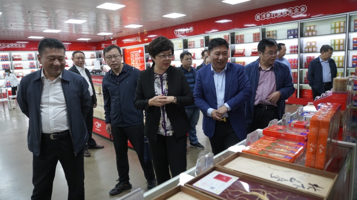 圖為吉林省藥監(jiān)局開展“兩確保一率先”大調(diào)研大謀劃活動。（葉陽歡攝）