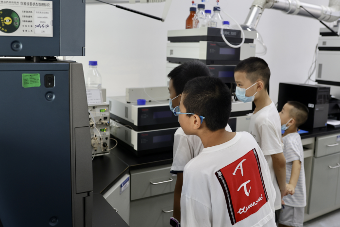 株洲市2022年食品安全宣傳周食品檢驗(yàn)機(jī)構(gòu)開(kāi)放日舉行