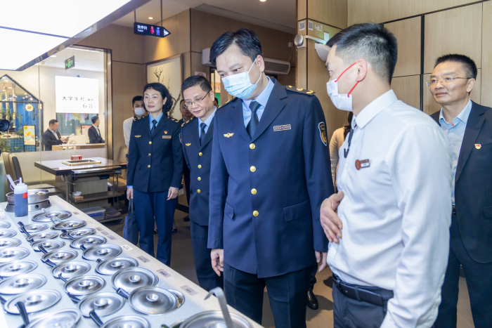 省局組織開展3·15食品安全“你點我檢”現(xiàn)場抽檢活動