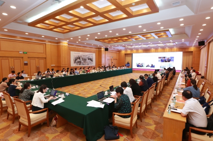 圖為第五屆“尋找身邊最美藥師”活動(dòng)初審會(huì)現(xiàn)場(chǎng)