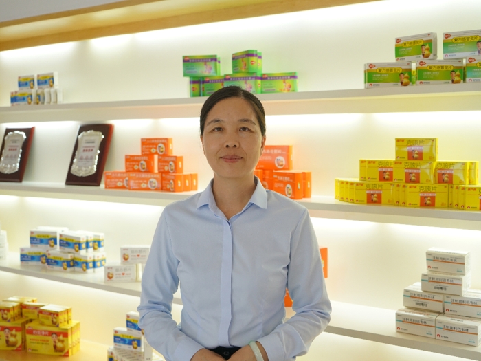 海南省-?？谑?海南葫蘆娃藥業(yè)集團股份有限公司-劉萍--6寸工作照2