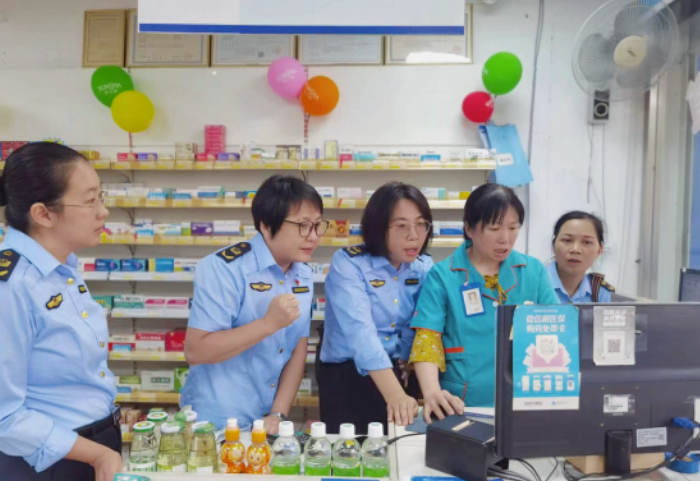 圖為福建省藥監(jiān)局開(kāi)展帶教實(shí)訓(xùn)教學(xué)活動(dòng)現(xiàn)場(chǎng)。