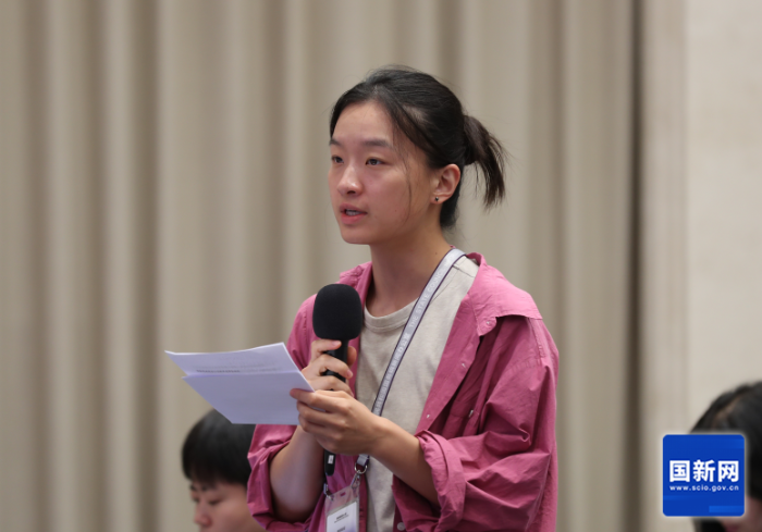 中國日報(bào)記者提問（劉健 攝）