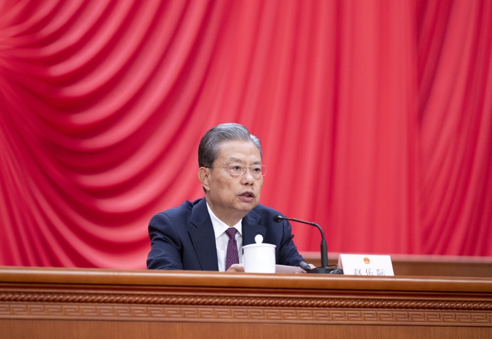 9月14日上午，中共中央、全國(guó)人大常委會(huì)在北京人民大會(huì)堂隆重舉行慶祝全國(guó)人民代表大會(huì)成立70周年大會(huì)。中共中央政治局常委、全國(guó)人大常委會(huì)委員長(zhǎng)趙樂(lè)際主持大會(huì)。 新華社記者 燕雁 攝