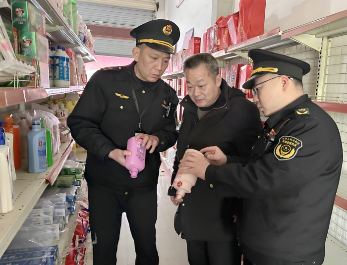 重慶市涪陵區(qū)市場監(jiān)管局開展節(jié)前化妝品質(zhì)量專項檢查