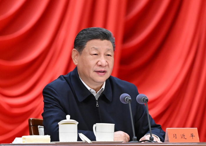 1月20日，省部級(jí)主要領(lǐng)導(dǎo)干部學(xué)習(xí)貫徹黨的二十屆四中全會(huì)精神專題研討班在中央黨校（國家行政學(xué)院）開班。中共中央總書記、國家主席、中央軍委主席習(xí)近平在開班式上發(fā)表重要講話。新華社記者 謝環(huán)馳 攝