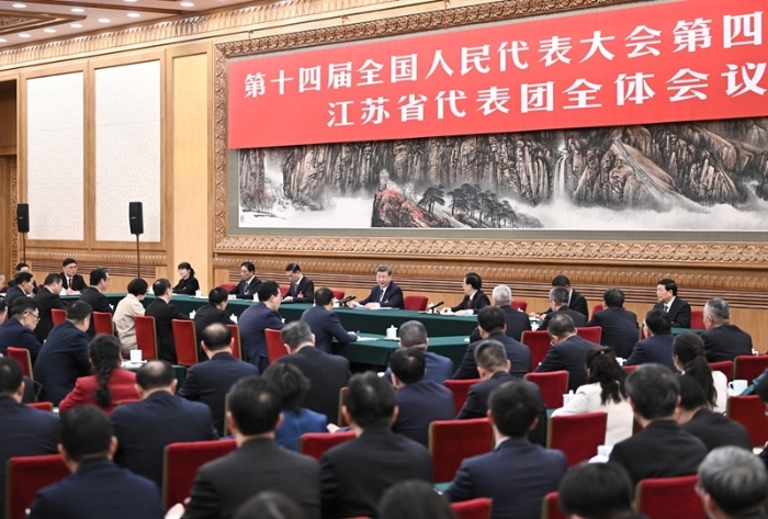 3月5日下午，中共中央總書(shū)記、國(guó)家主席、中央軍委主席習(xí)近平參加他所在的十四屆全國(guó)人大四次會(huì)議江蘇代表團(tuán)審議。新華社記者 燕雁 攝